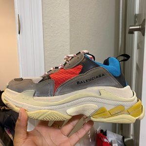 Triple S Balenciaga sneakers